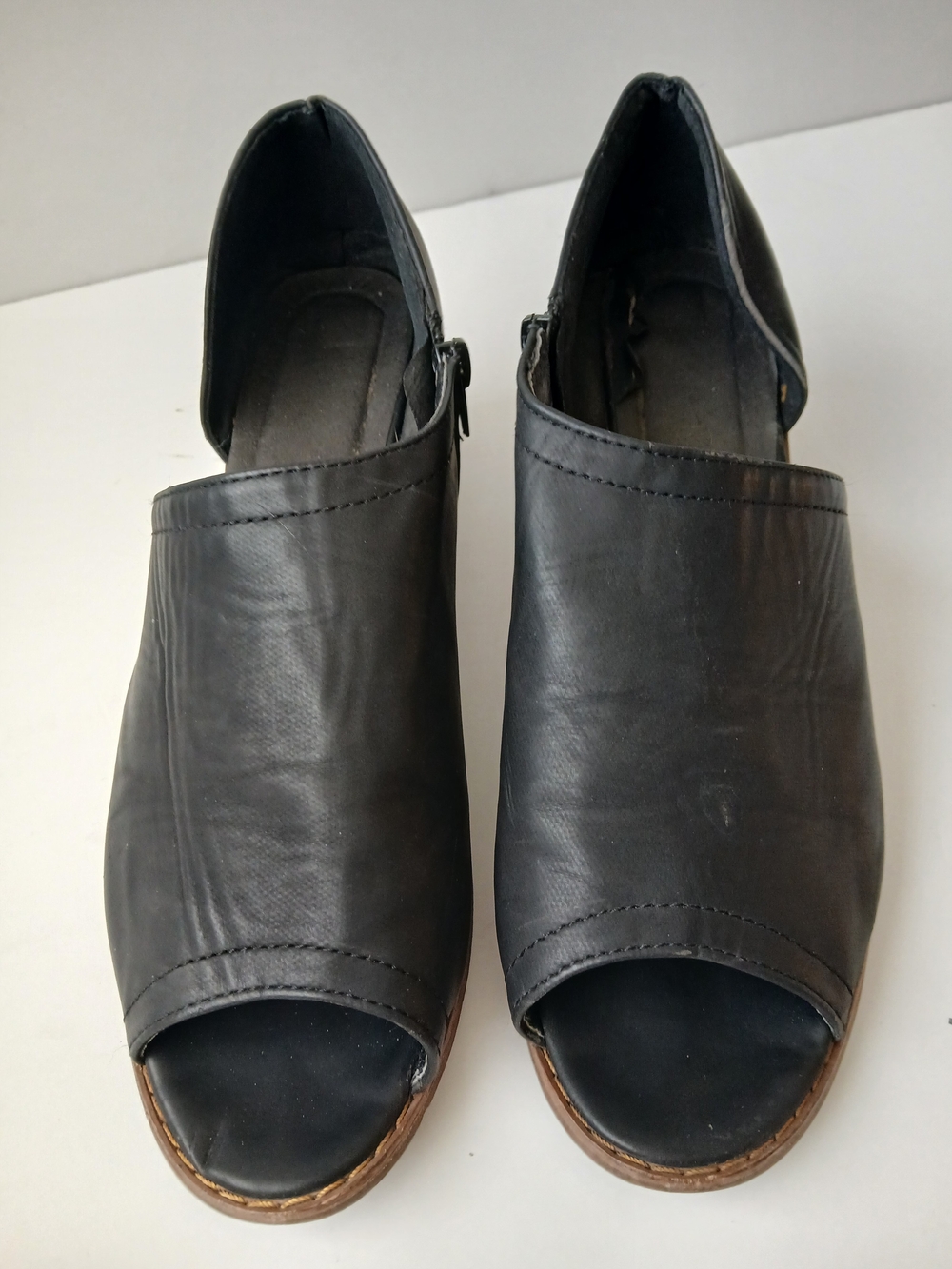 Women’s Sofft Carleigh Black Peep-Toe Leather Slingback Heels, Size 10.5